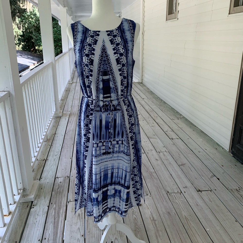 Dana Buchman Beautiful sleeveless dress